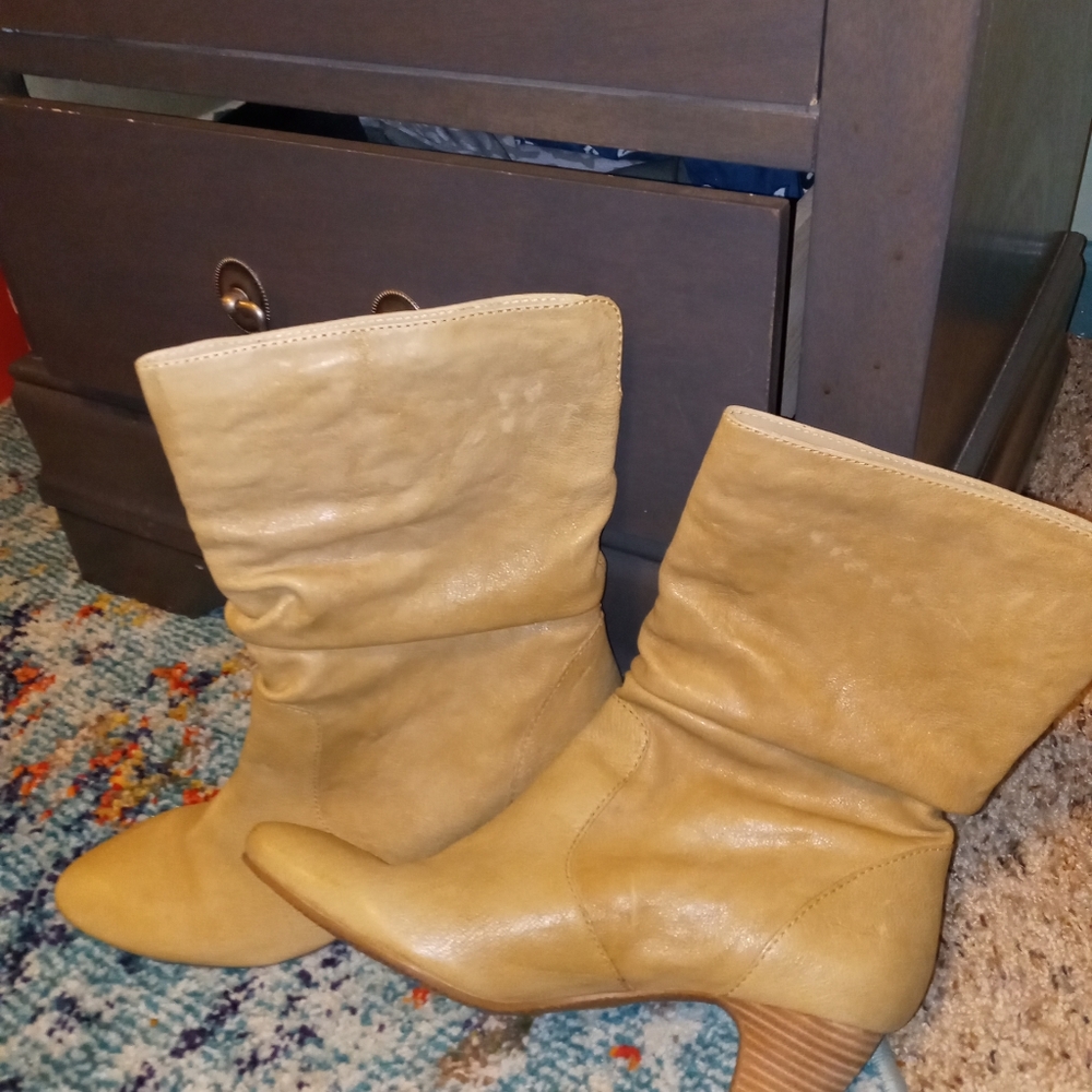 Boot - Picture 3 of 3